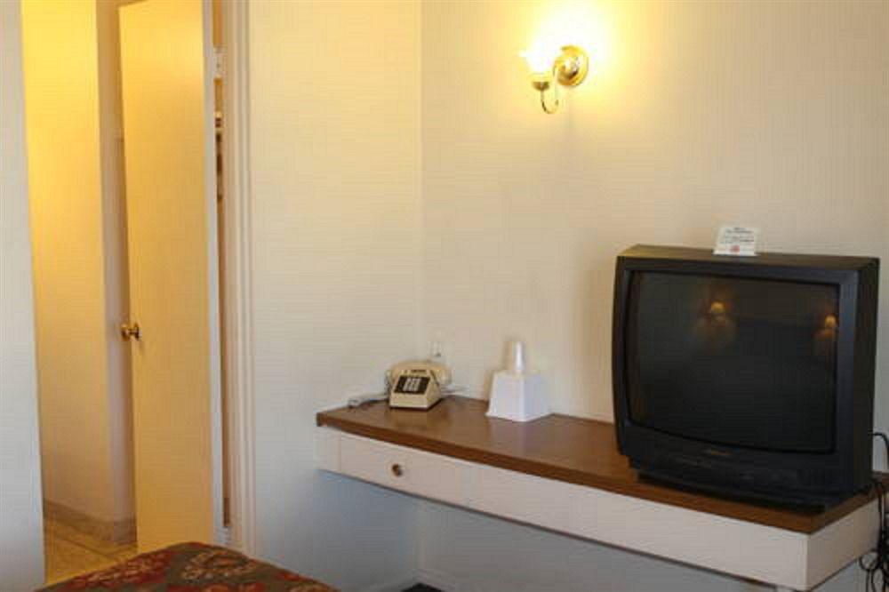 Indio Holiday Motel Exterior foto